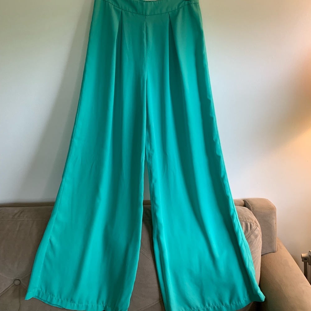 Truly Unique Gypsy Pants 👖 is what I call them! Super cute!